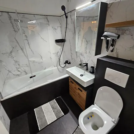 Apartmán Cuss Luxury - City, Balkon, Sauna & Pool *