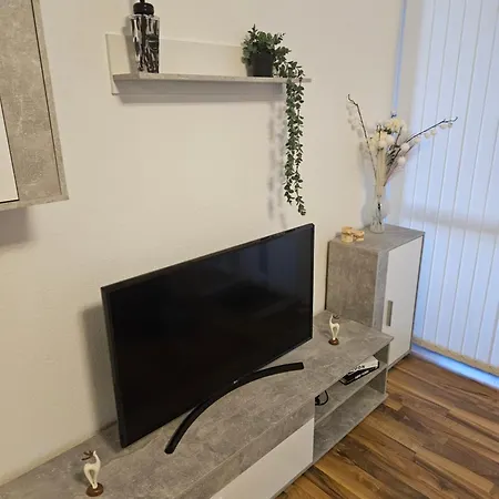 Cuss Luxury - City, Balkon, Sauna & Pool Apartmán